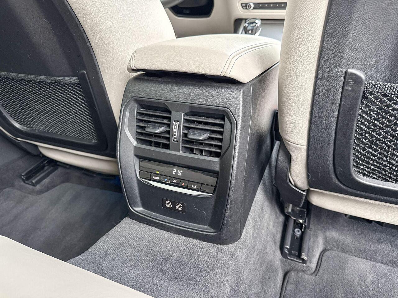 BMW 3-SERIE Touring 320e Business Edition Plus M-Sport / Comfort Acces / Geluidswerende Ruiten / Panorama Dak / Laser Lichten / Stuurwielrand Verwarming / Getint Glas