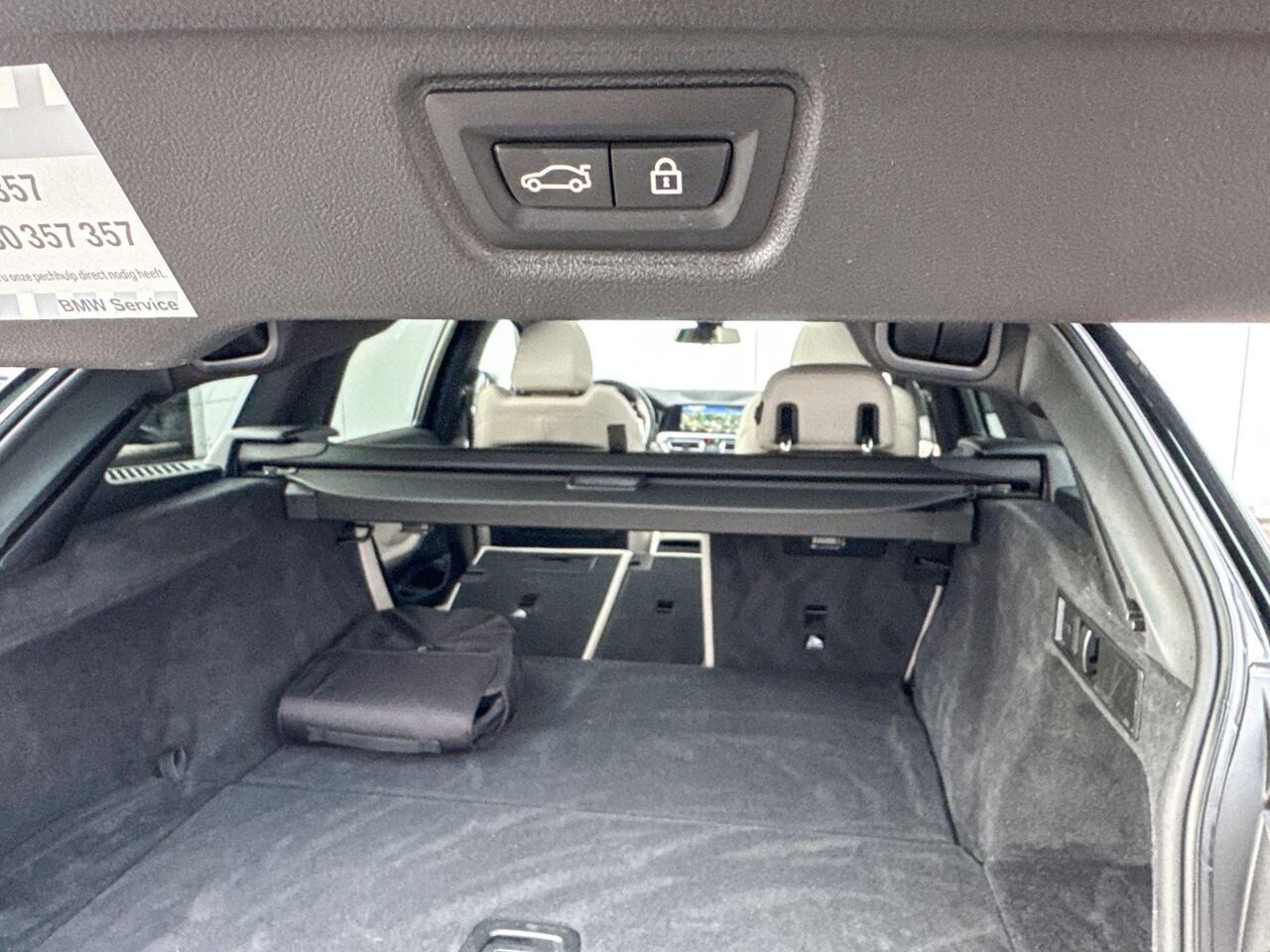 BMW 3-SERIE Touring 320e Business Edition Plus M-Sport / Comfort Acces / Geluidswerende Ruiten / Panorama Dak / Laser Lichten / Stuurwielrand Verwarming / Getint Glas