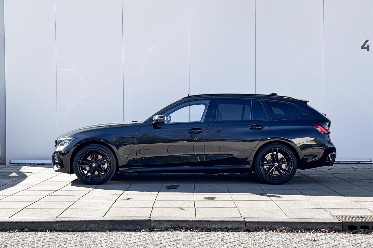 BMW 3-SERIE Touring 320e Business Edition Plus M-Sport / Comfort Acces / Geluidswerende Ruiten / Panorama Dak / Laser Lichten / Stuurwielrand Verwarming / Getint Glas
