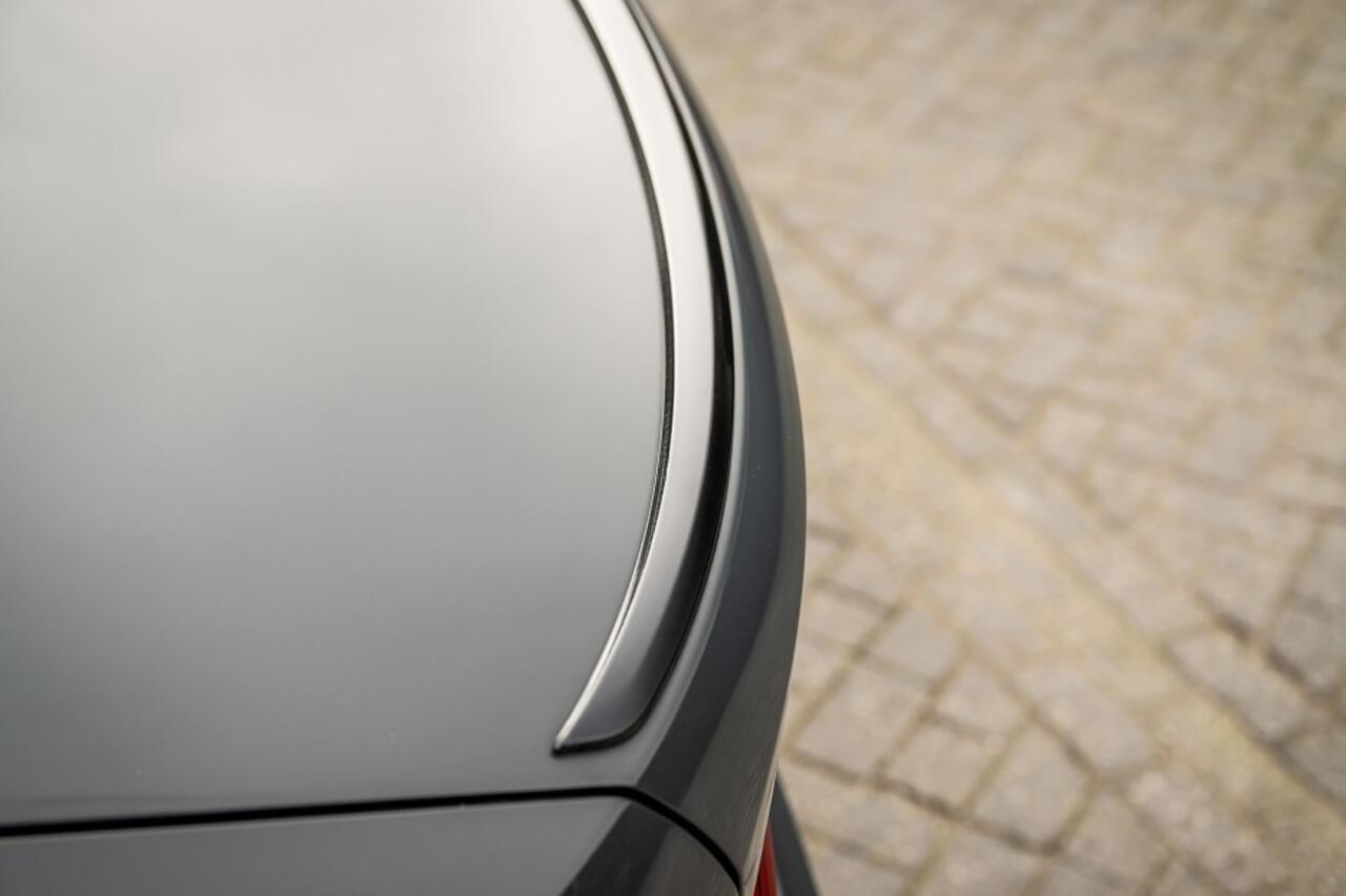 BMW 3-SERIE 330 330e High Executive | NAP | M-Sport | H/K | Laser | ACC | Driving ass. prof | 360° camera | 19' inch |