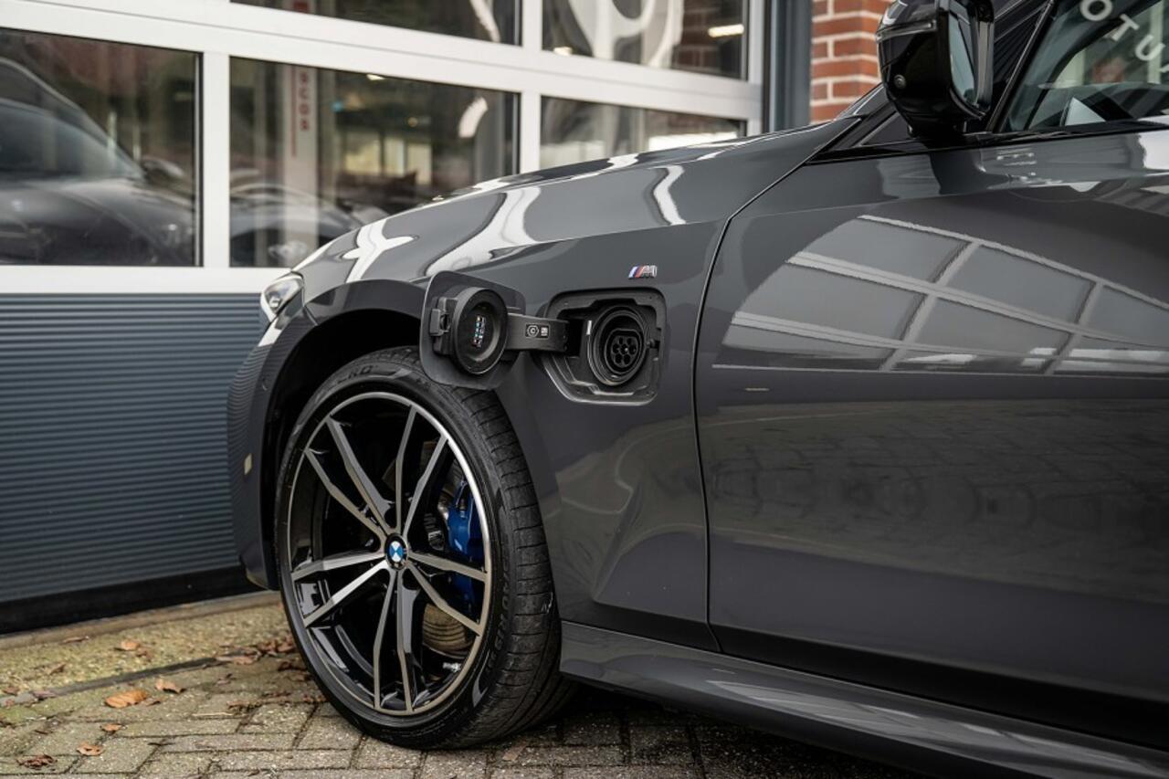 BMW 3-SERIE 330 330e High Executive | NAP | M-Sport | H/K | Laser | ACC | Driving ass. prof | 360° camera | 19' inch |