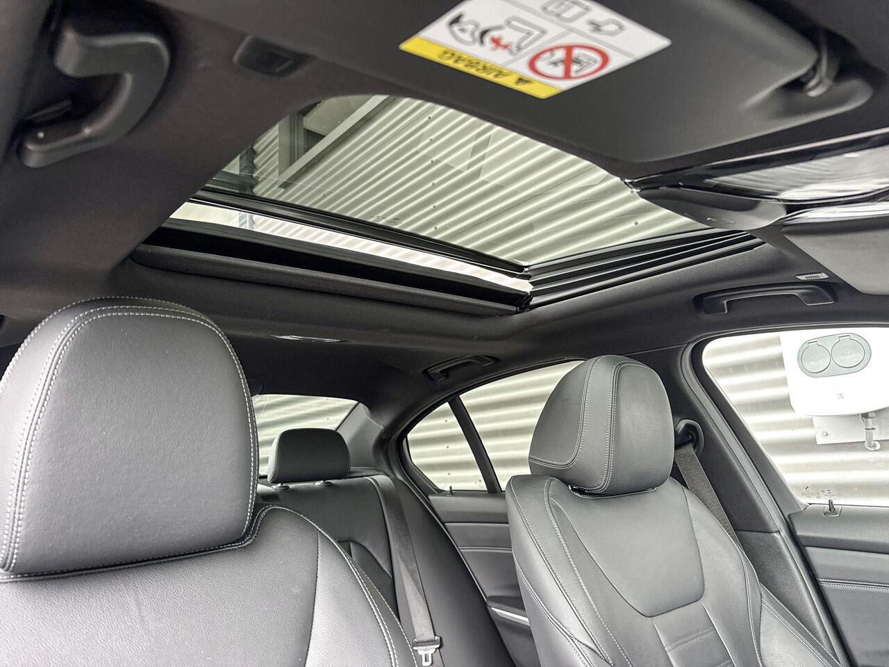 BMW 3-SERIE Sedan 330e eDrive Edition