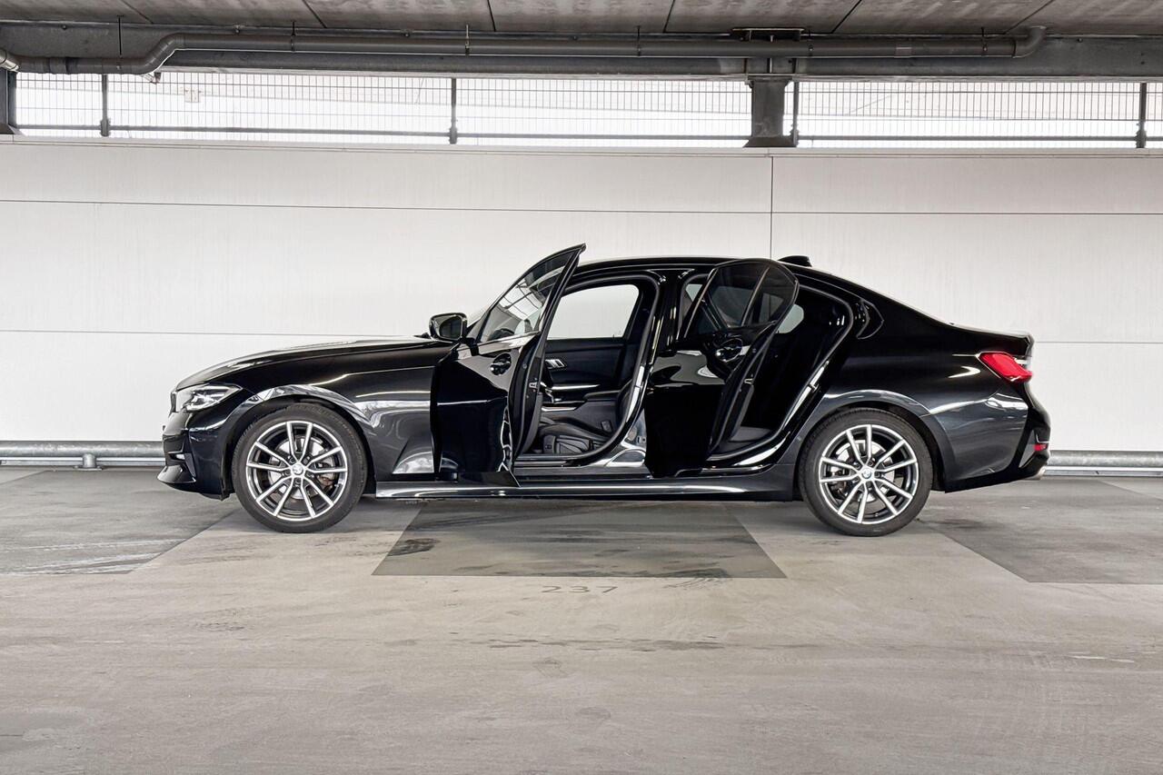 BMW 3-SERIE Sedan 320i High Executive