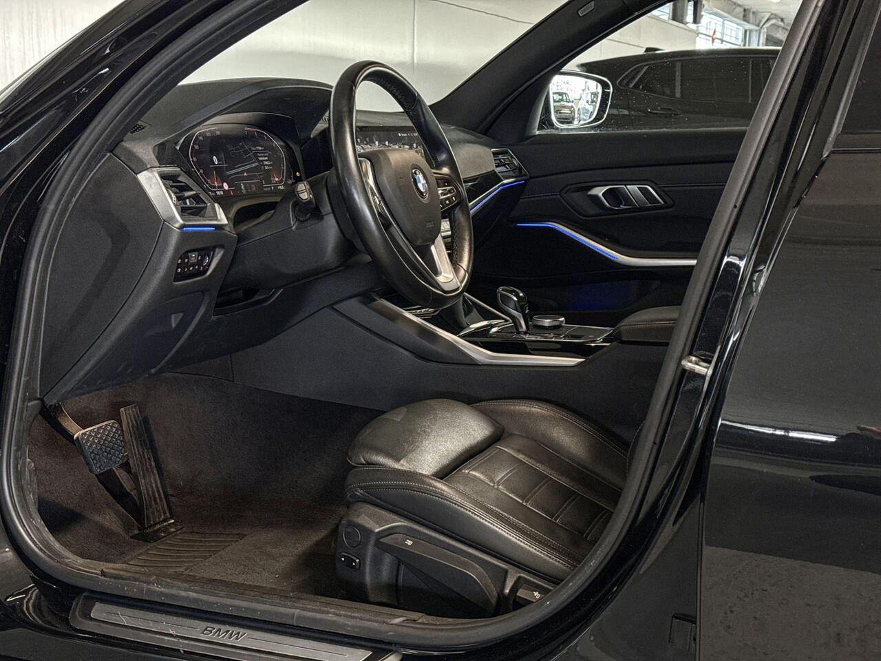 BMW 3-SERIE Sedan 320i High Executive