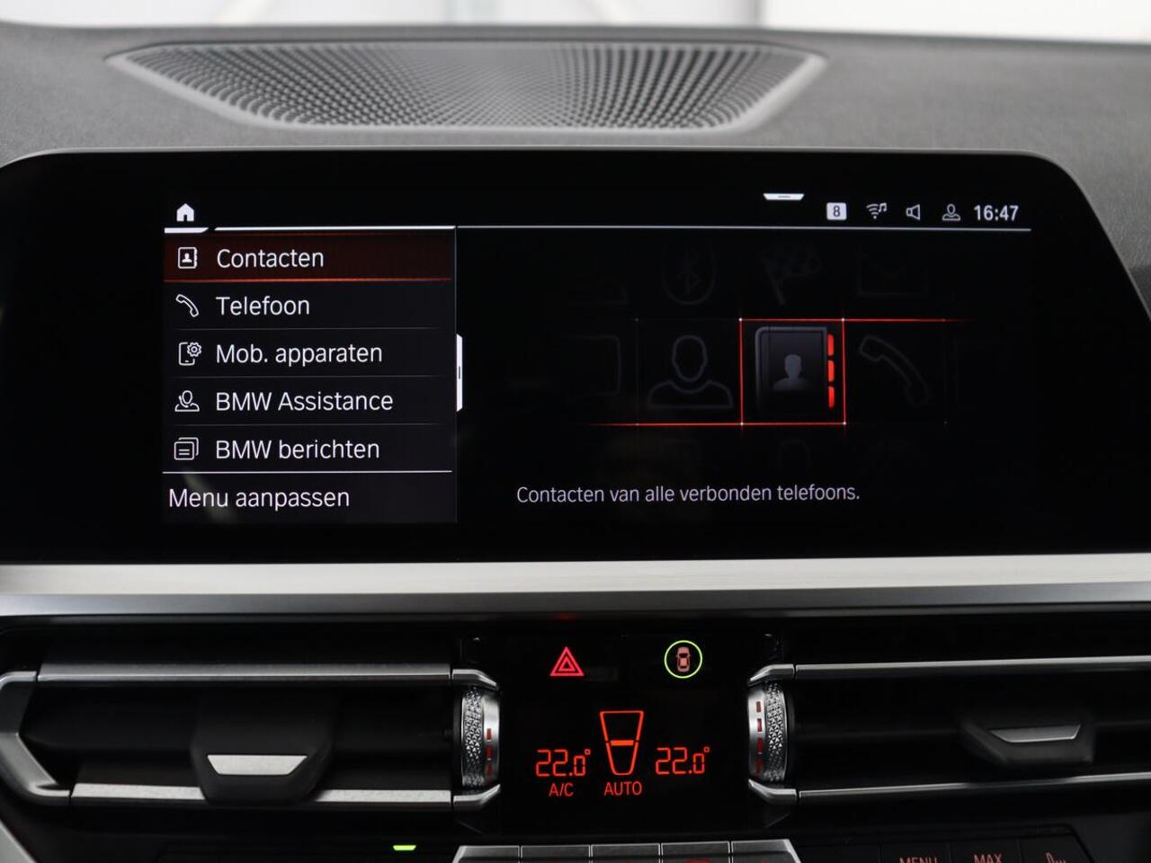 BMW 3-SERIE 318d Sport Line | Stoelverwarming | Sportstoelen | Carplay | Live Cockpit | Half leder | Navigatie | Full LED | Parkeerhulp | Cruise control