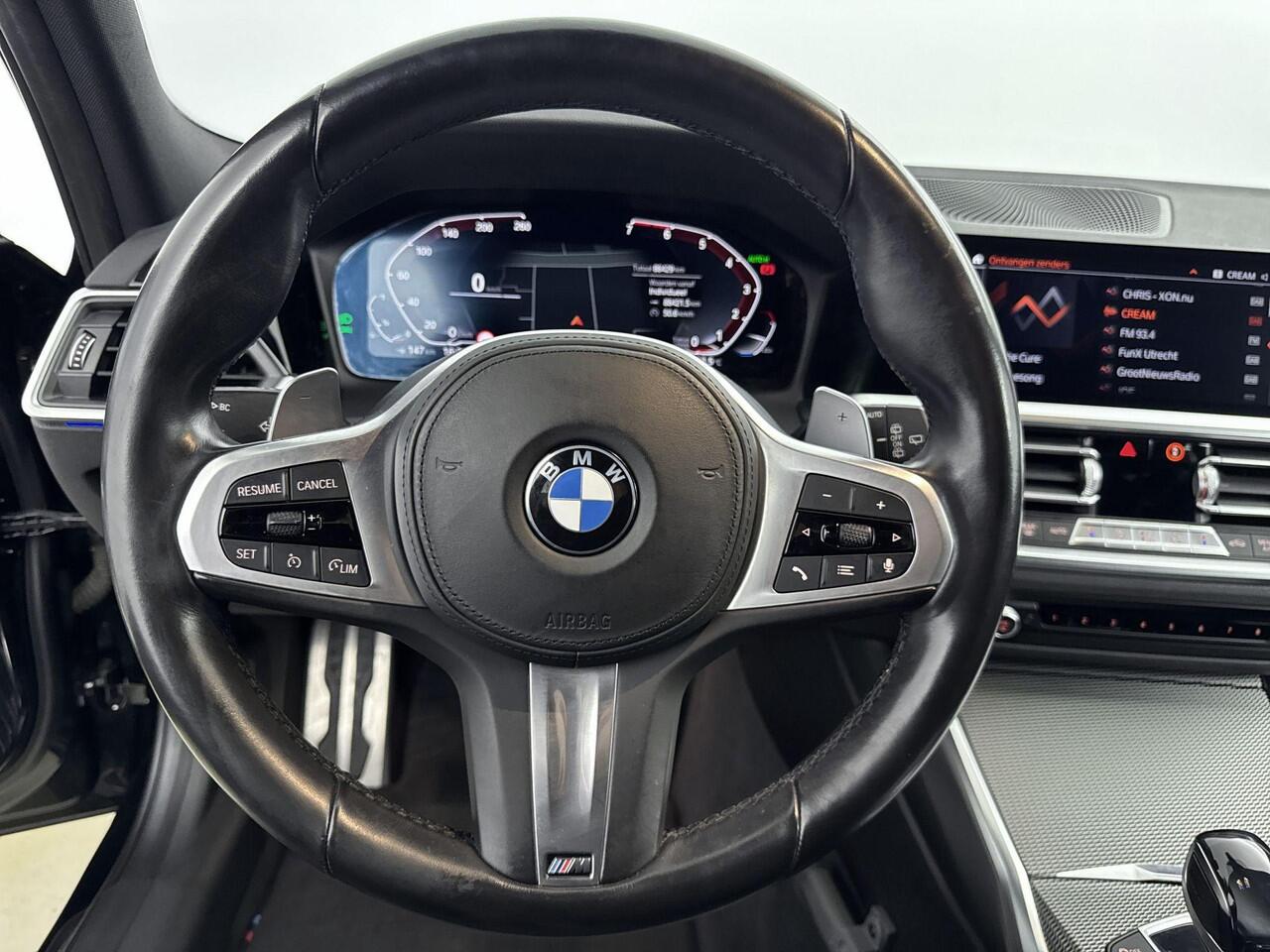 BMW 3-SERIE Touring 320i Executive Edition 184PK | M-Sport | Sportstoelen | Stoelverwarming | Elektrische Kofferklep | Navigatie | Zwarte details | Apple CarPlay & Android Auto