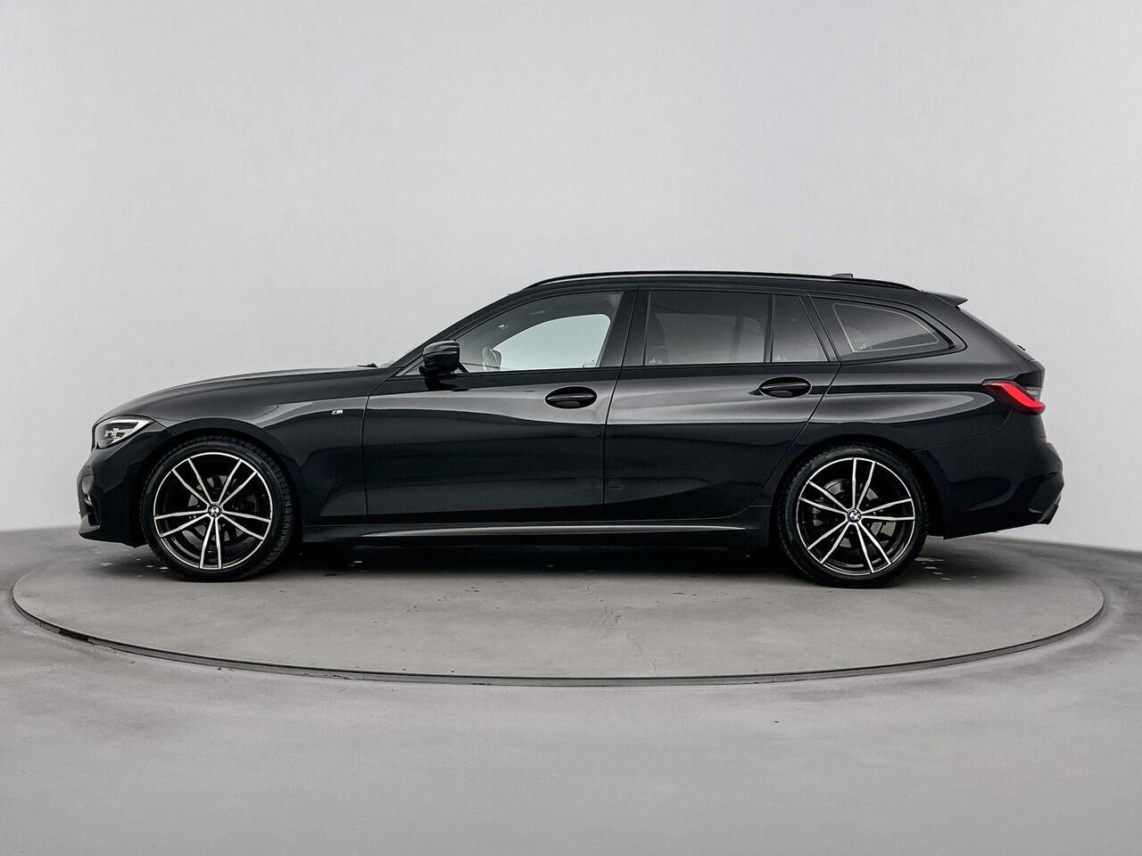 BMW 3-SERIE Touring 320i Executive Edition 184PK | M-Sport | Sportstoelen | Stoelverwarming | Elektrische Kofferklep | Navigatie | Zwarte details | Apple CarPlay & Android Auto