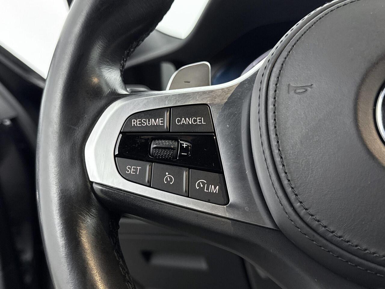 BMW 3-SERIE Touring 320i Executive Edition 184PK | M-Sport | Sportstoelen | Stoelverwarming | Elektrische Kofferklep | Navigatie | Zwarte details | Apple CarPlay & Android Auto