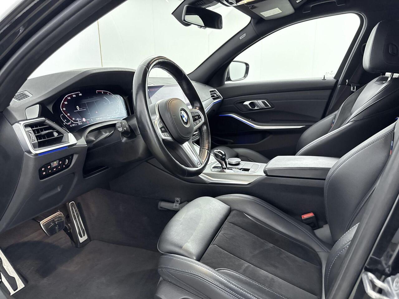 BMW 3-SERIE Touring 320i Executive Edition 184PK | M-Sport | Sportstoelen | Stoelverwarming | Elektrische Kofferklep | Navigatie | Zwarte details | Apple CarPlay & Android Auto