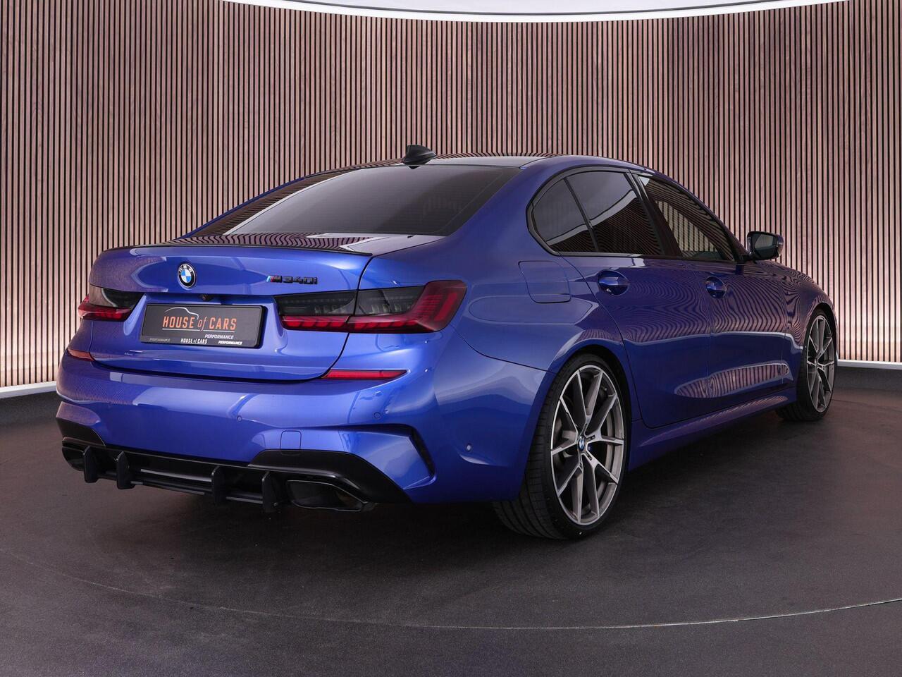 BMW 3-SERIE M340i xDrive 374pk High Executive |EU-auto|dealer onderhouden|M-sport|M-sport diff|Portimao Blue metallic|Eibach verlagingsveren|Harman&Kardon|memory|Apple Carplay|elek. trekhaak|stoelverwarming & stuur verwarming|