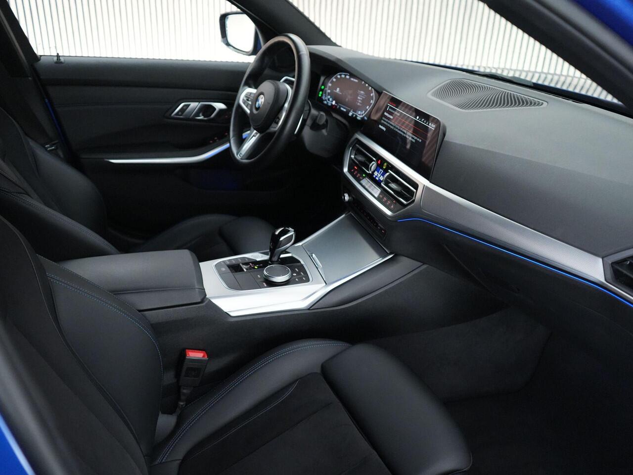 BMW 3-SERIE M340i xDrive 374pk High Executive |EU-auto|dealer onderhouden|M-sport|M-sport diff|Portimao Blue metallic|Eibach verlagingsveren|Harman&Kardon|memory|Apple Carplay|elek. trekhaak|stoelverwarming & stuur verwarming|
