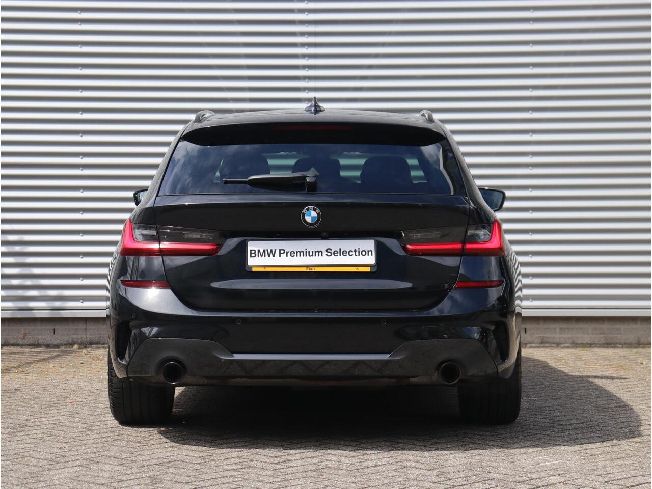 BMW 3-SERIE Touring 320i | High Executive | M Sportpakket | Panodak | Driving Assistant | Comfort Acces | Hi-Fi | Verwarmd Stuurwiel | Parking Pack | 19'' LMV