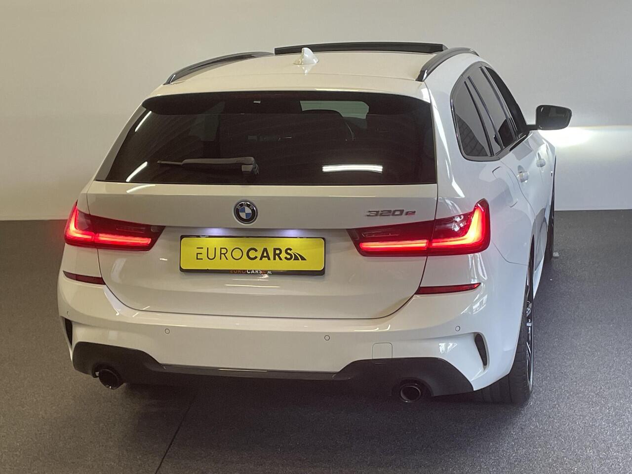 BMW 3-SERIE Touring 320e M-Sport Aut-8 Panoramadak Adaptive M-Technic Chassis LED Navi Cruise Control PDC VA 19" LM Velgen Shadowline