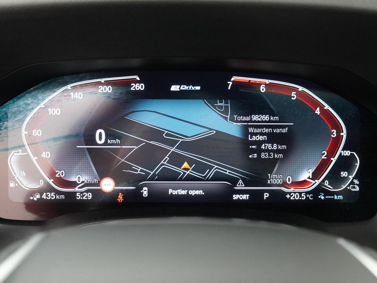 BMW 3-SERIE 320e Business Edition Plus | Trekhaak | Panoramadak | Stoelverwarming |