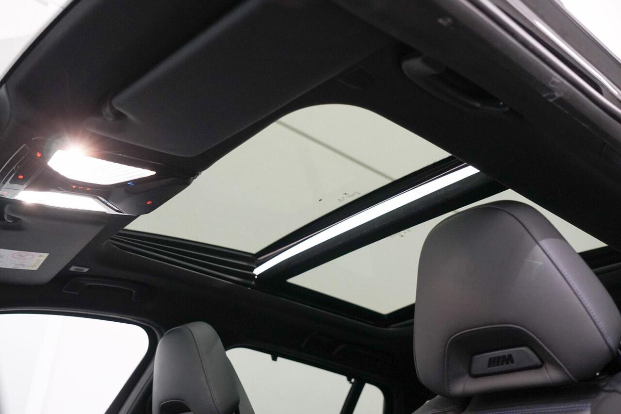 BMW 3-SERIE Touring 330e M-Sport | M-Stoelen | Panoramadak | Adapt. Cruise Control | Head Up