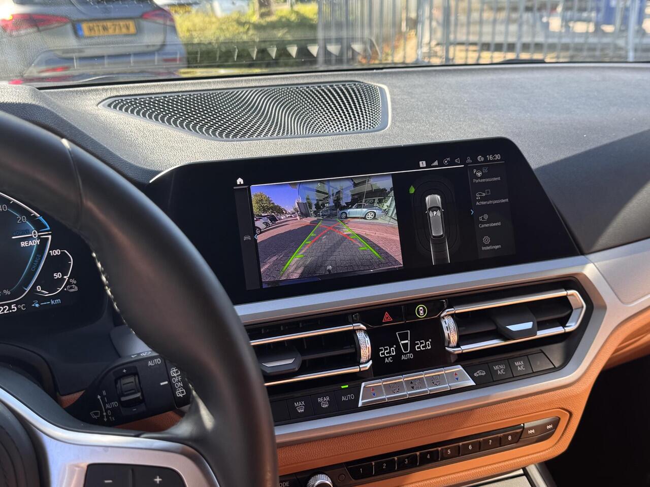 BMW 3-SERIE Touring 320e High Executive M Sport | Elekt. Trekhaak | Camera