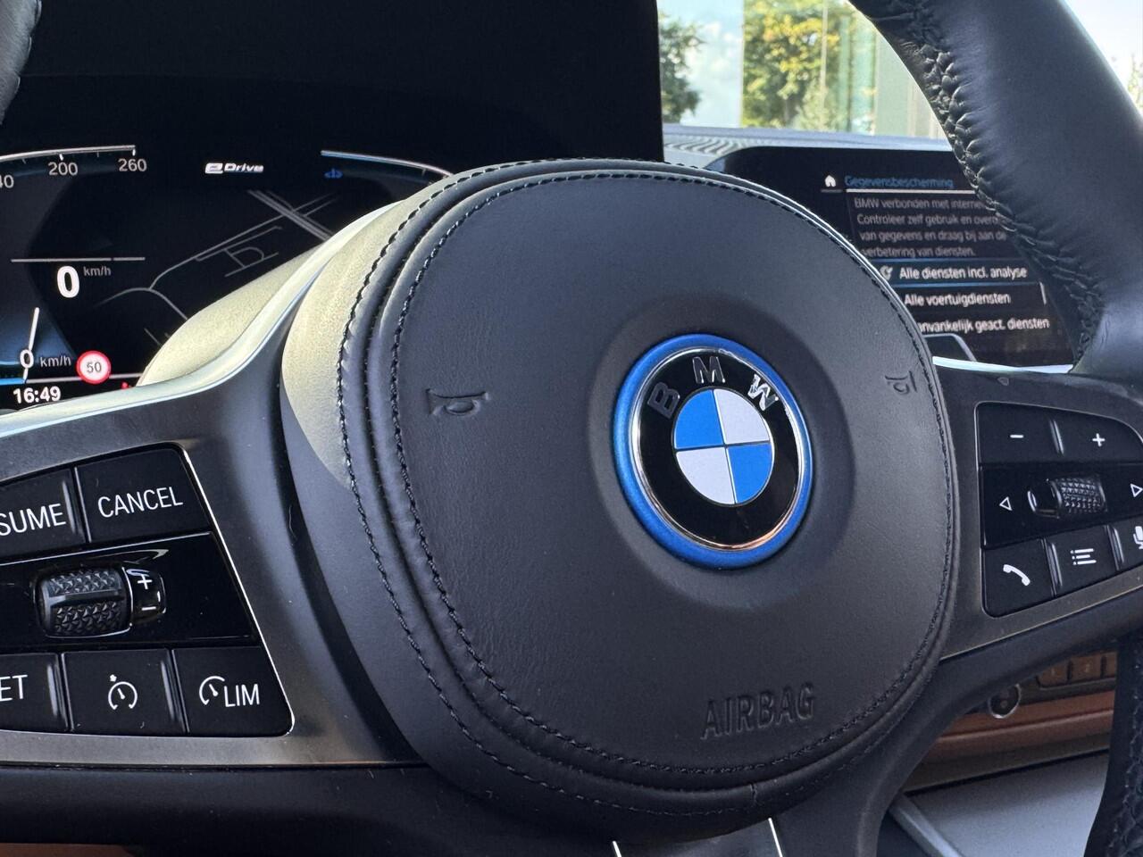 BMW 3-SERIE Touring 320e High Executive M Sport | Elekt. Trekhaak | Camera