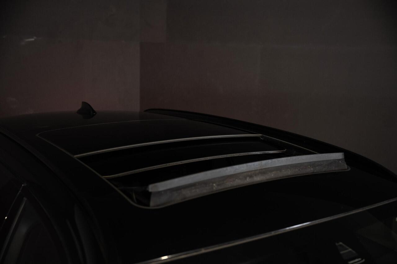 BMW 3-SERIE Touring 330e M-Sport | Pano | Trekhaak | 360 camera