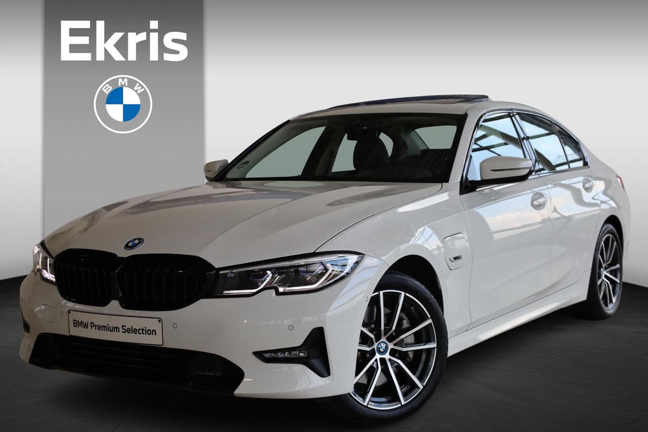 BMW 3-SERIE Sedan 330e xDrive | koplampen adaptief | High Executive | Head-up display | Schuif-kantel dak | Elektr stoelen met geheugen |