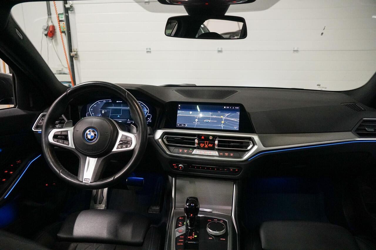 BMW 3-SERIE Touring 330e M-Sport | Panoramadak | Hifi | DAB