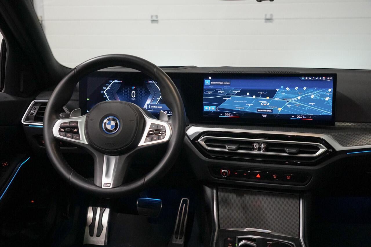 BMW 3-SERIE 330e M-Sport | Schuifdak | Head Up | Adapt. Cruise Control