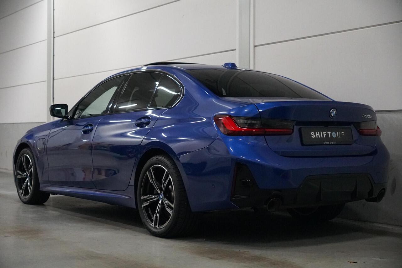 BMW 3-SERIE 330e M-Sport | Schuifdak | Head Up | Adapt. Cruise Control