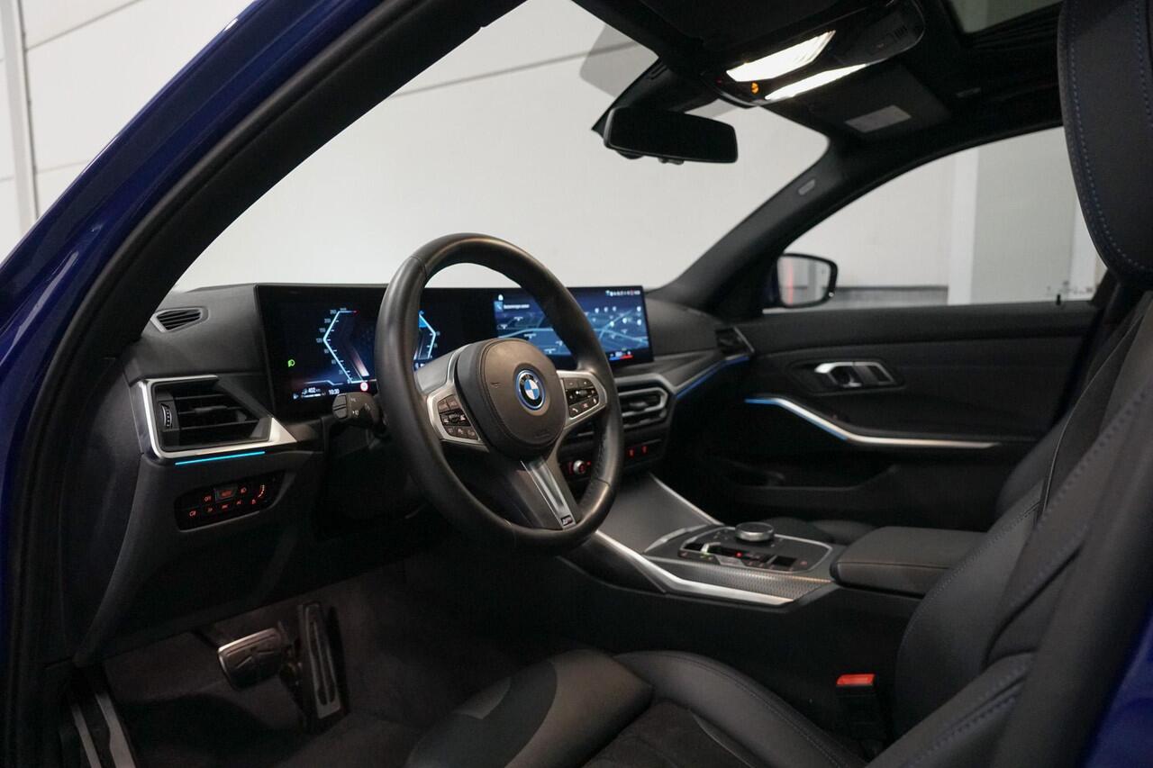BMW 3-SERIE 330e M-Sport | Schuifdak | Head Up | Adapt. Cruise Control