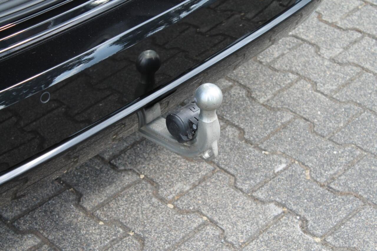 BMW 3-SERIE 320e - Elektr. Achterklep - Parkeercamera - Apple CarPlay