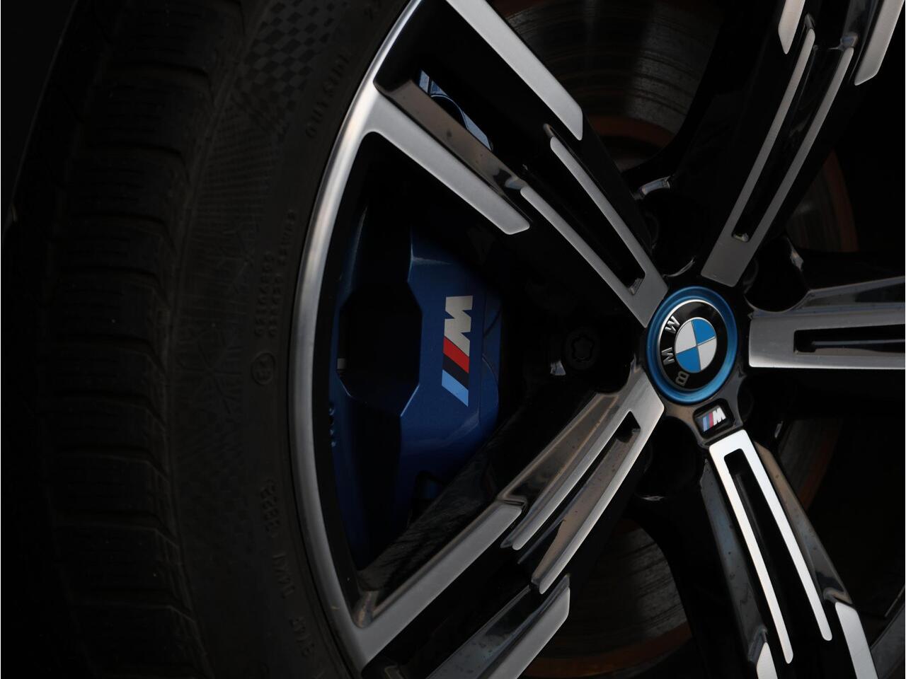 BMW 3-SERIE 320e M Sportpakket/ Achteruitrijcamera/ Elektrische Trekhaak/ Stoelverwarming/ Cruise Control/ HiFi/ Sportstoelen