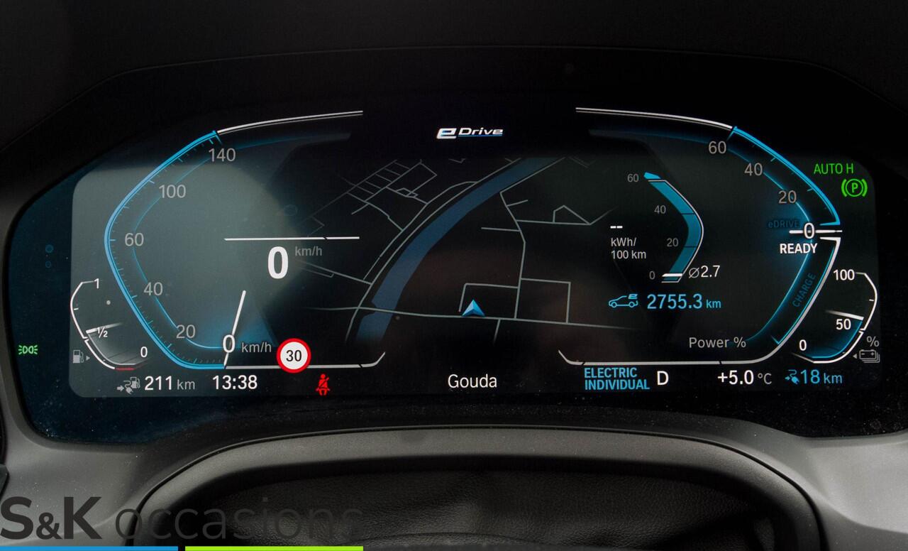 BMW 3-SERIE Touring 330e xDrive Pano Led Leder Business Edition Plus