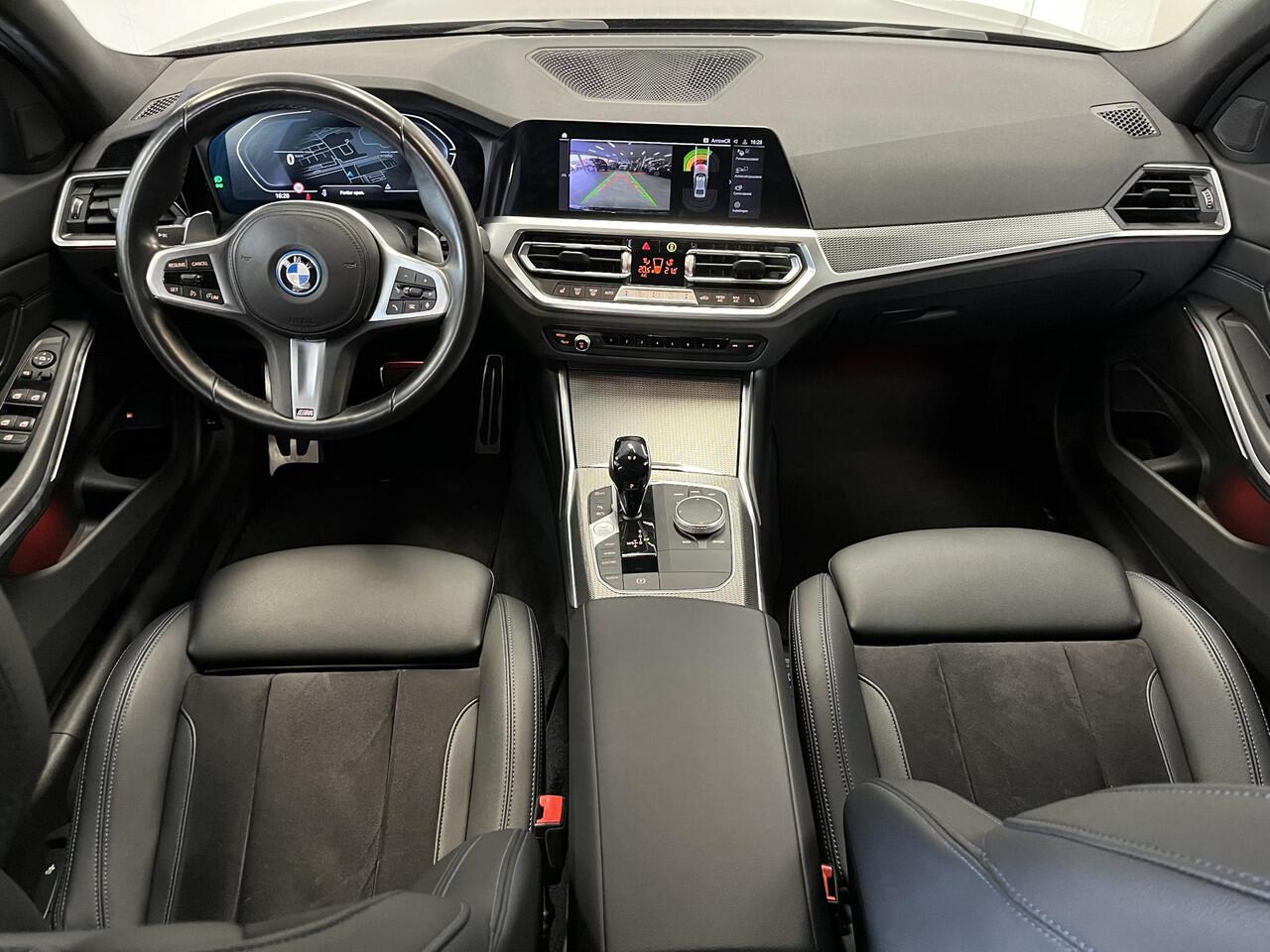 BMW 3-SERIE 320e M-sport | soH 96 % | LASER LIGHT | CARPLAY | CAMERA | LEER/ALCANTARA |