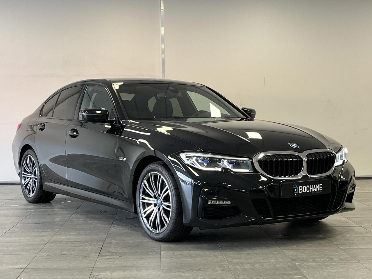 BMW 3-SERIE 320e M-sport | soH 96 % | LASER LIGHT | CARPLAY | CAMERA | LEER/ALCANTARA |