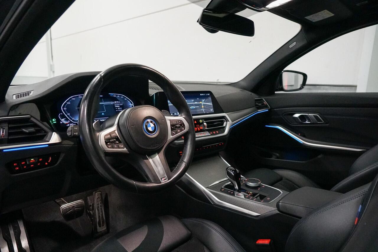 BMW 3-SERIE Touring 330e M-Sport | Panoramadak | Hifi | DAB