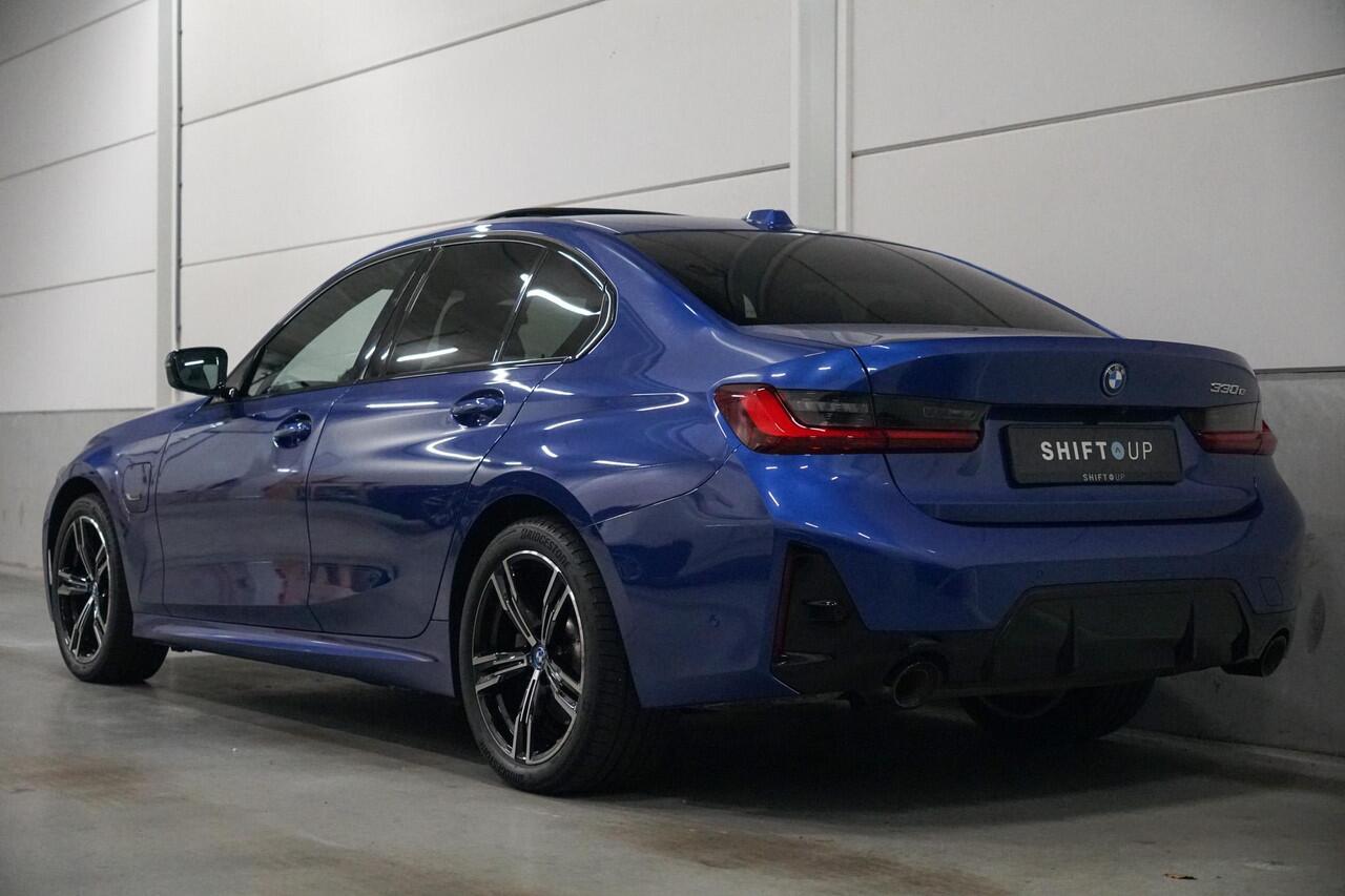 BMW 3-SERIE 330e M-Sport | Schuifdak | Head Up | Adapt. Cruise Control