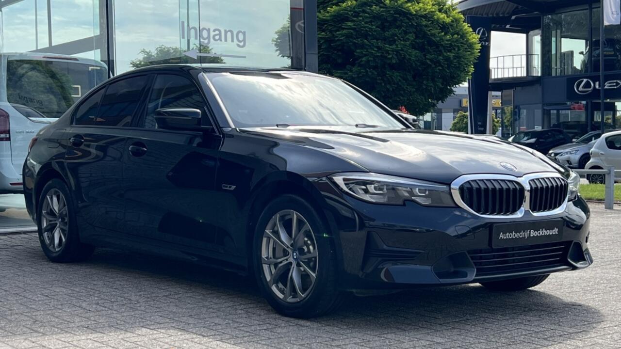 BMW 3-SERIE 330e | Navi | Stoelverwarming | Sfeer