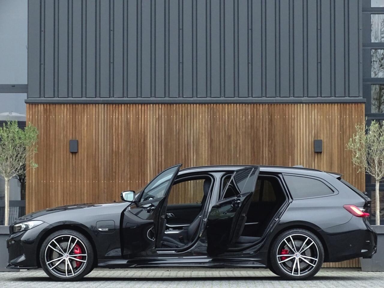 BMW 3-SERIE Touring 320e 204PK xDrive M Sport / nieuw type / LED