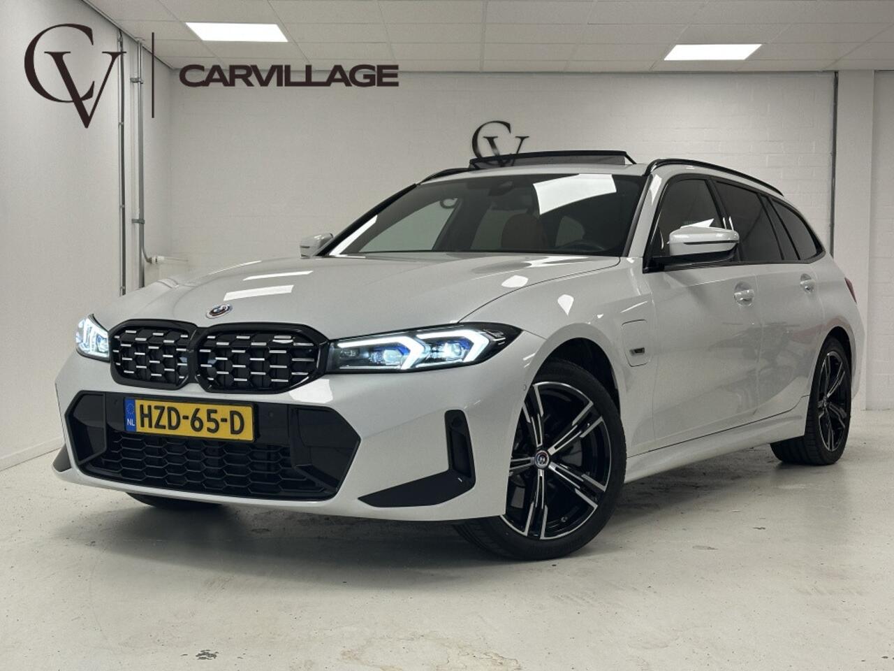 BMW 3-SERIE Touring 330e xDrive M-Sport | Cognac bekleding | Panoramadak | Head-up-D