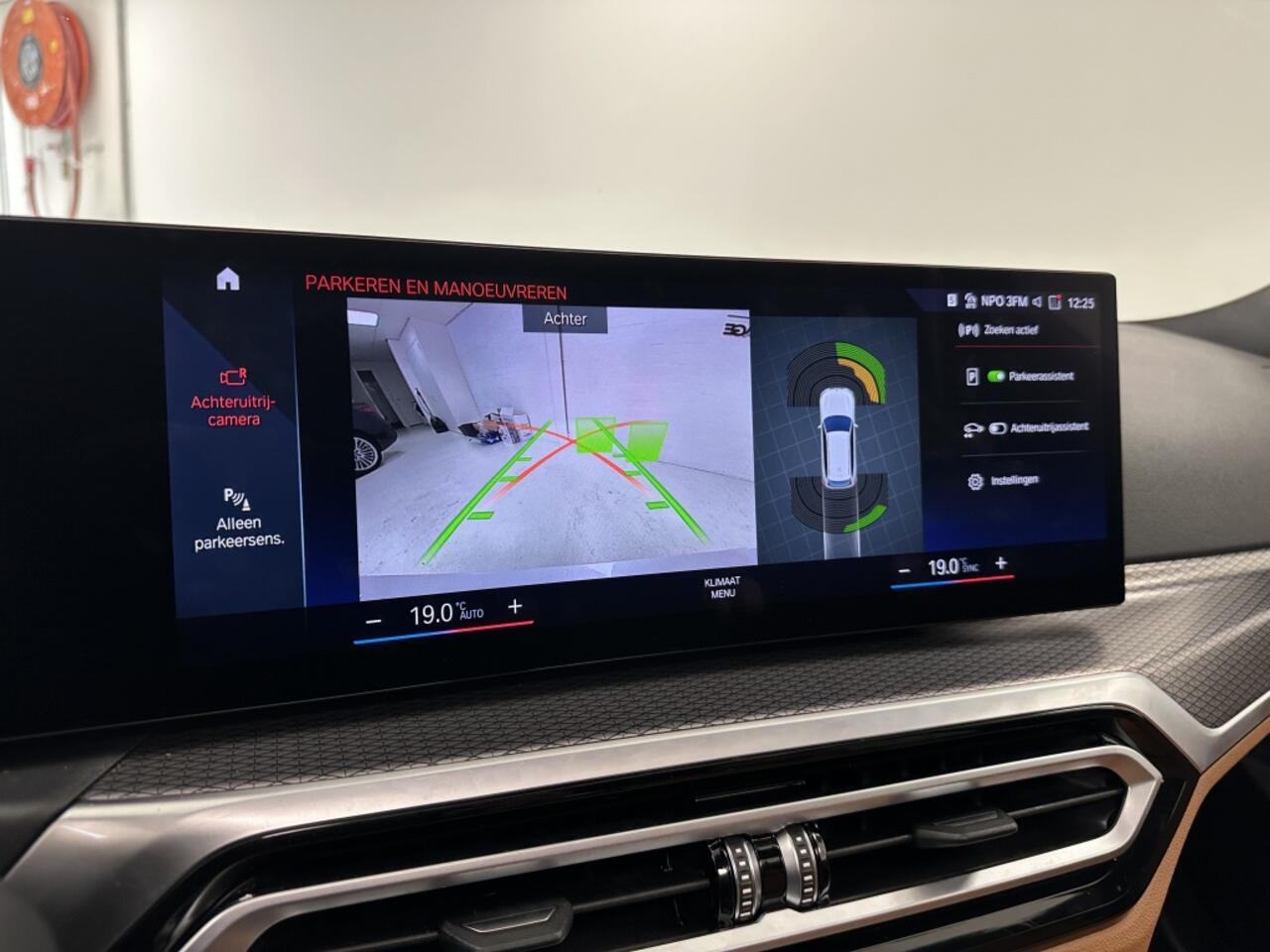 BMW 3-SERIE Touring 330e xDrive M-Sport | Cognac bekleding | Panoramadak | Head-up-D