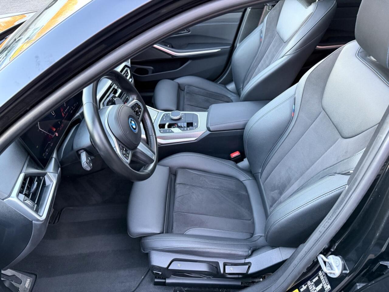 BMW 3-SERIE Touring 330e M-Sport Pano H&K ACC Trekhaak