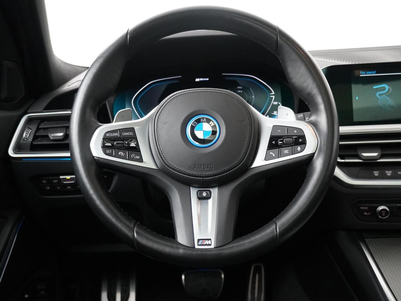 BMW 3-SERIE Touring 330e | M-Sportpakket | 19inch | Head-up
