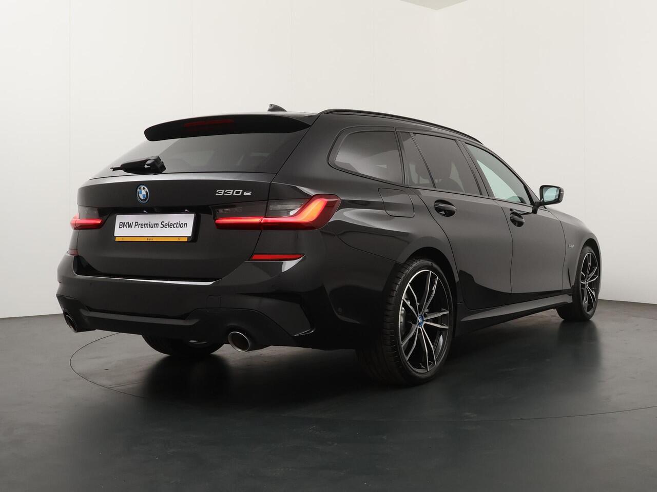 BMW 3-SERIE Touring 330e | M-Sportpakket | 19inch | Head-up