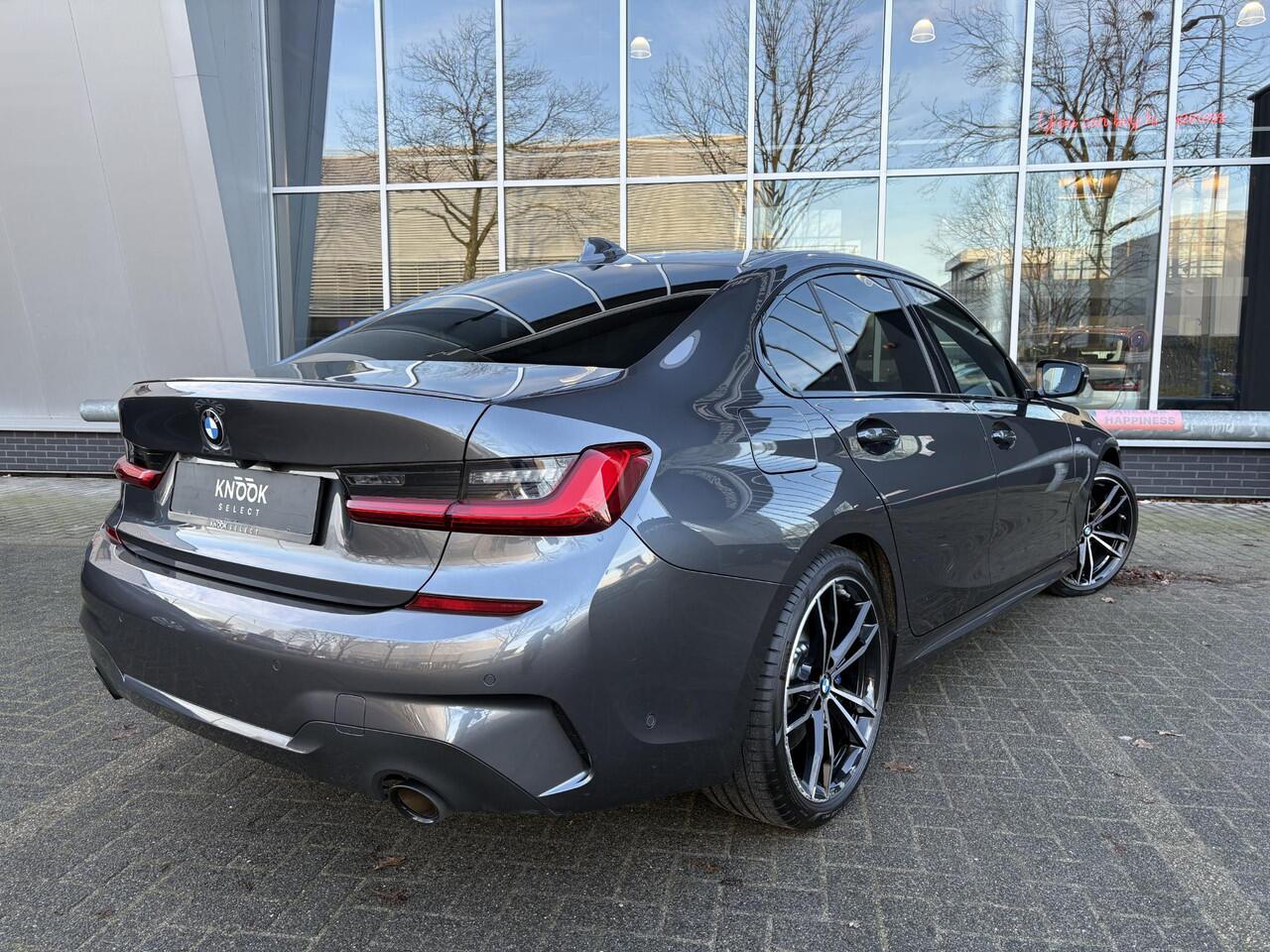 BMW 3-SERIE Sedan 320i High Executive M Sport Pakket Automaat / Live Cockpit Professional / Leder / 19 Inch / Head-Up Display / Adaptive Cruise Control / Hifi / Shadow Line / M Sportremsysteem / Achteruitrijcamera
