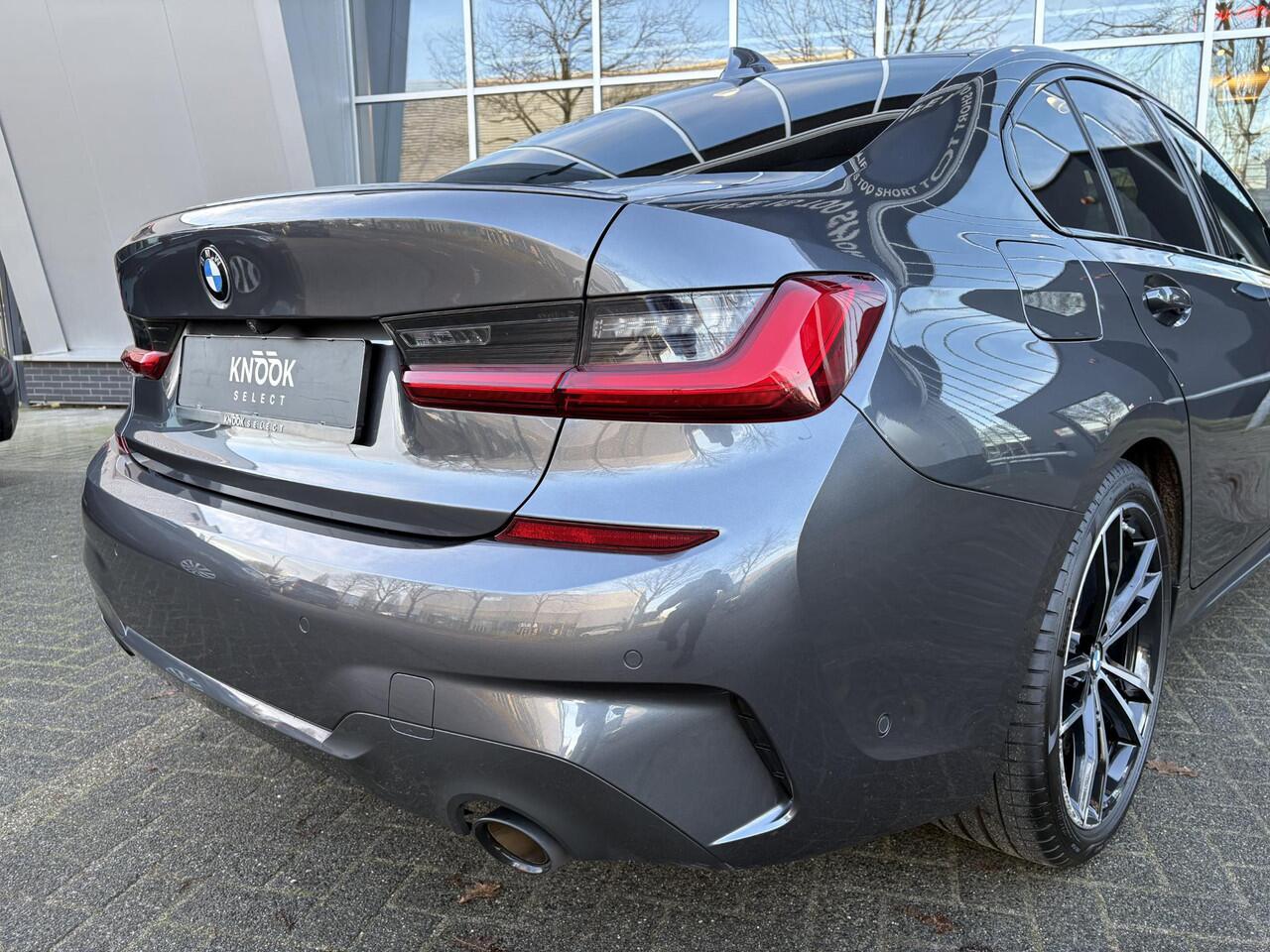BMW 3-SERIE Sedan 320i High Executive M Sport Pakket Automaat / Live Cockpit Professional / Leder / 19 Inch / Head-Up Display / Adaptive Cruise Control / Hifi / Shadow Line / M Sportremsysteem / Achteruitrijcamera