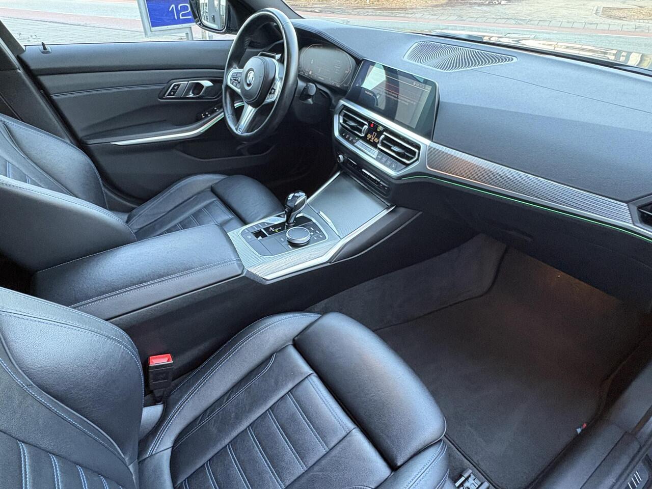 BMW 3-SERIE Sedan 320i High Executive M Sport Pakket Automaat / Live Cockpit Professional / Leder / 19 Inch / Head-Up Display / Adaptive Cruise Control / Hifi / Shadow Line / M Sportremsysteem / Achteruitrijcamera