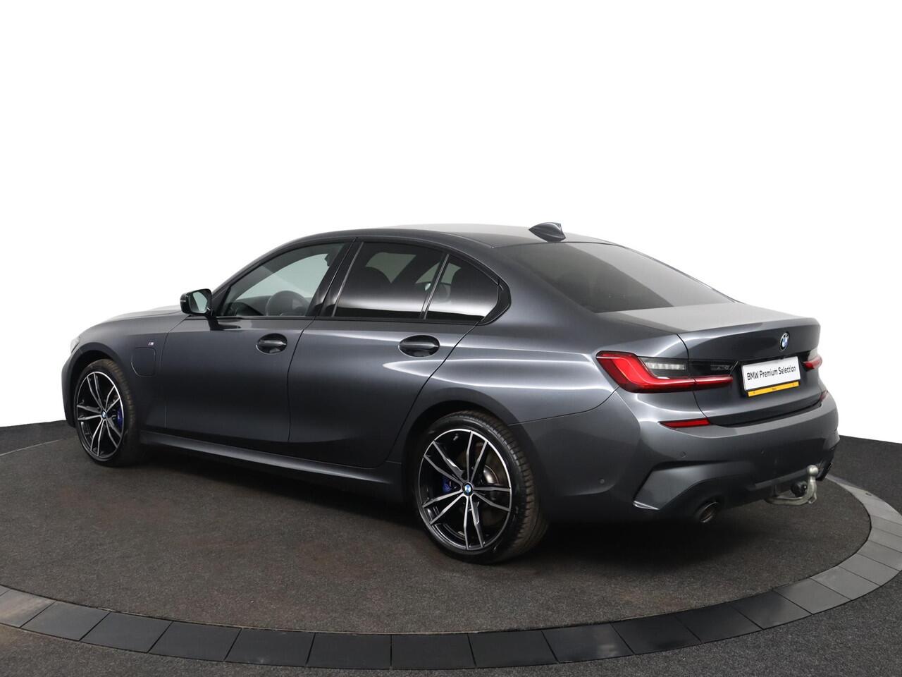 BMW 3-SERIE 320e Business Edition Plus | M-Sport Plus | Trekhaak | Comfort Access | Active Cruise Control | Head-Up Display | Laserlight