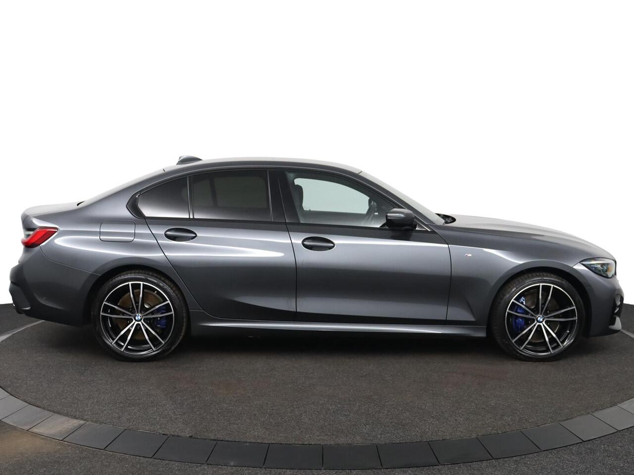 BMW 3-SERIE 320e Business Edition Plus | M-Sport Plus | Trekhaak | Comfort Access | Active Cruise Control | Head-Up Display | Laserlight