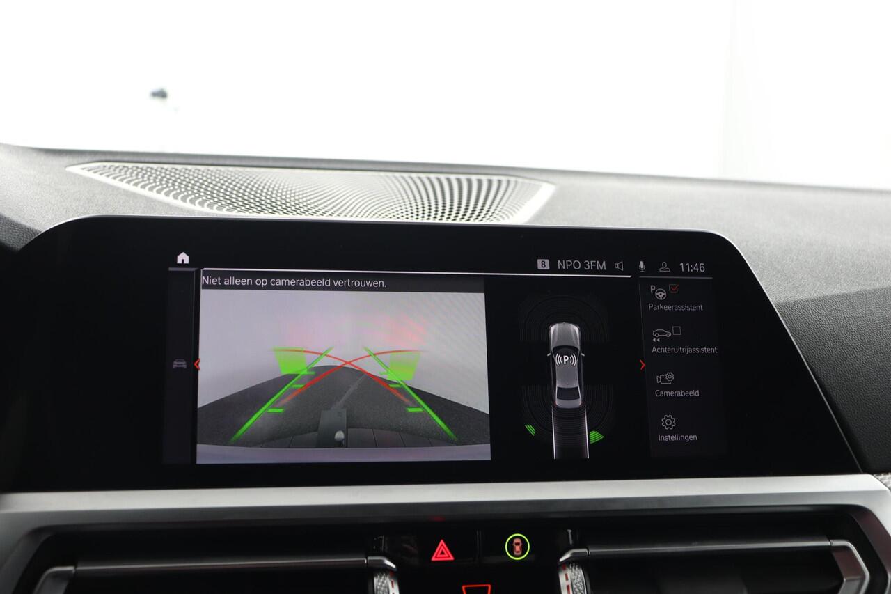 BMW 3-SERIE 320e Business Edition Plus | M-Sport Plus | Trekhaak | Comfort Access | Active Cruise Control | Head-Up Display | Laserlight