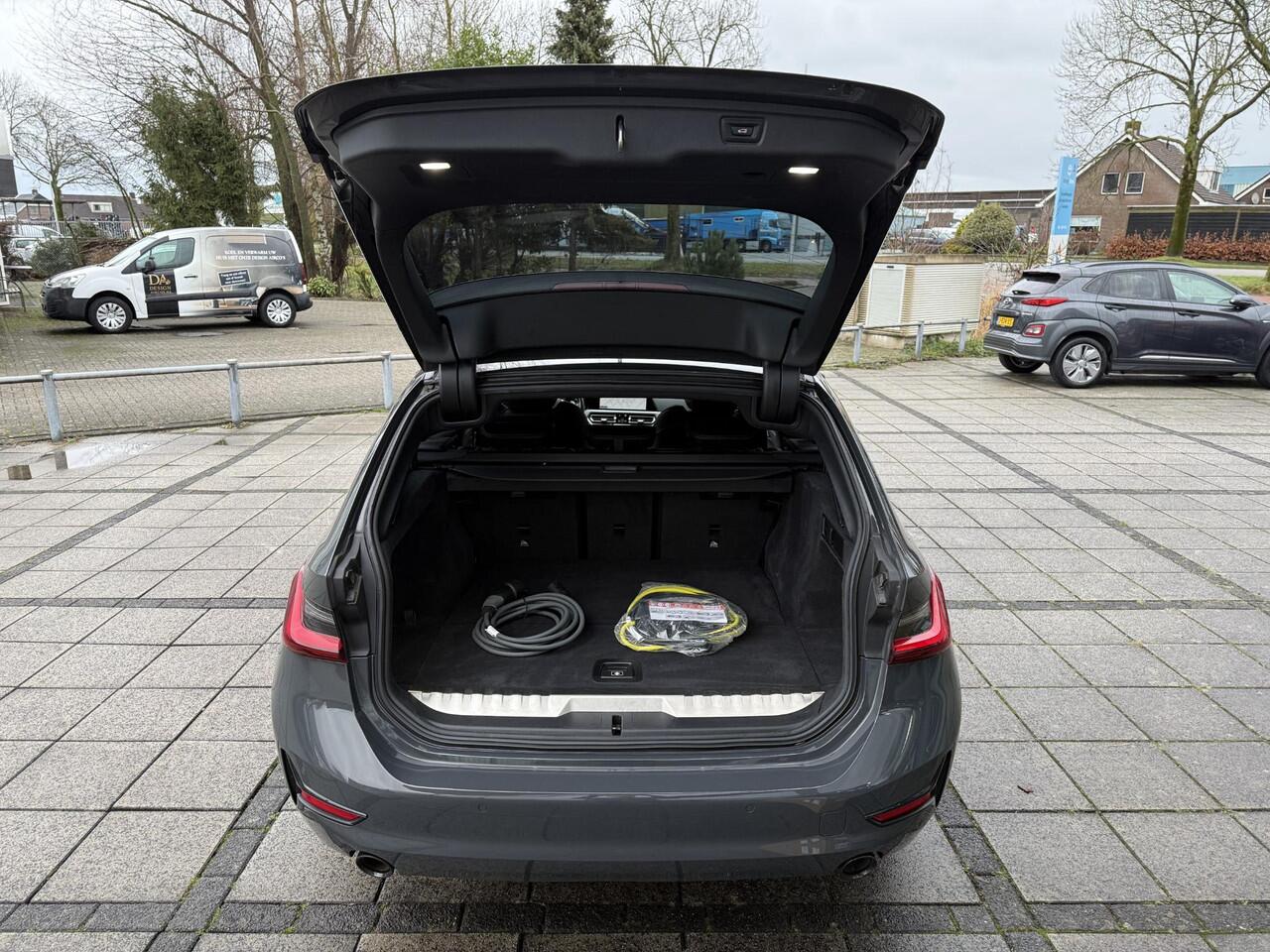 BMW 3-SERIE Touring 320e Aut. Executive Ed. Plus | SoH 96% | Navi | Camera | Leder | Dravit Grau |