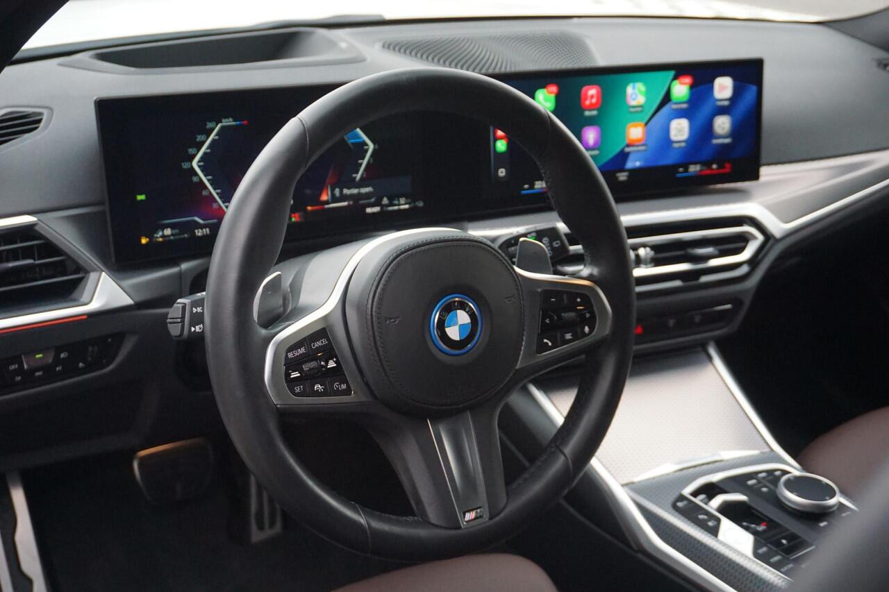BMW 3-SERIE Touring 330e | M Sportpakket Pro | H&K | Trekhaak