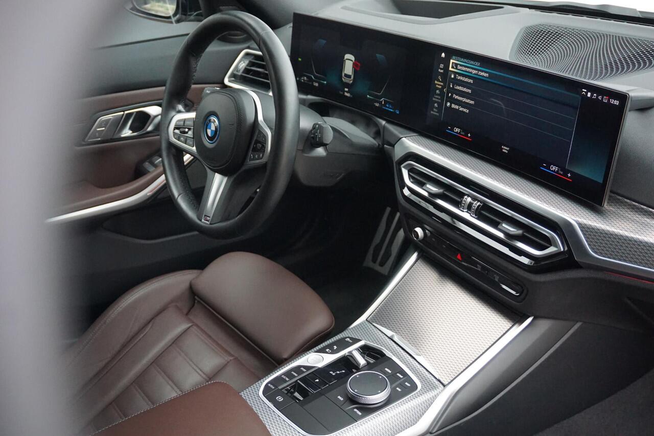 BMW 3-SERIE Touring 330e | M Sportpakket Pro | H&K | Trekhaak